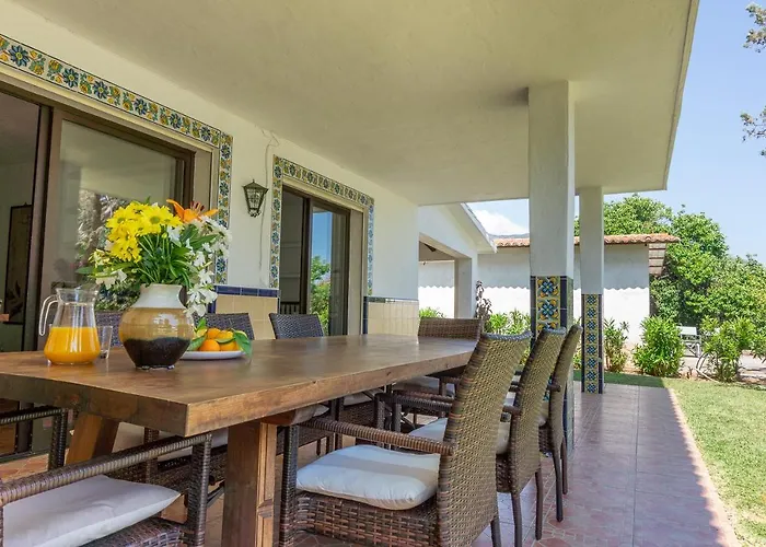 Private With Swimming Pool And Tennis Courts Casa de Férias *