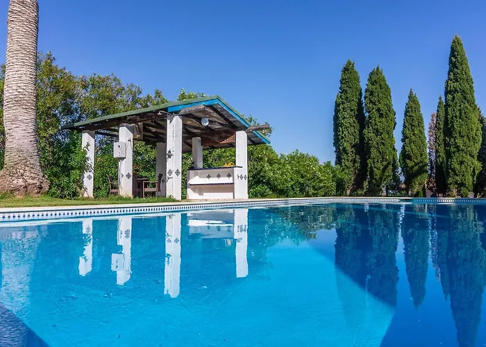Private With Swimming Pool And Tennis Courts *