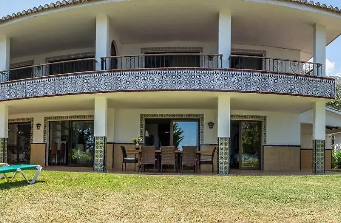 Casa de Férias Private With Swimming Pool And Tennis Courts